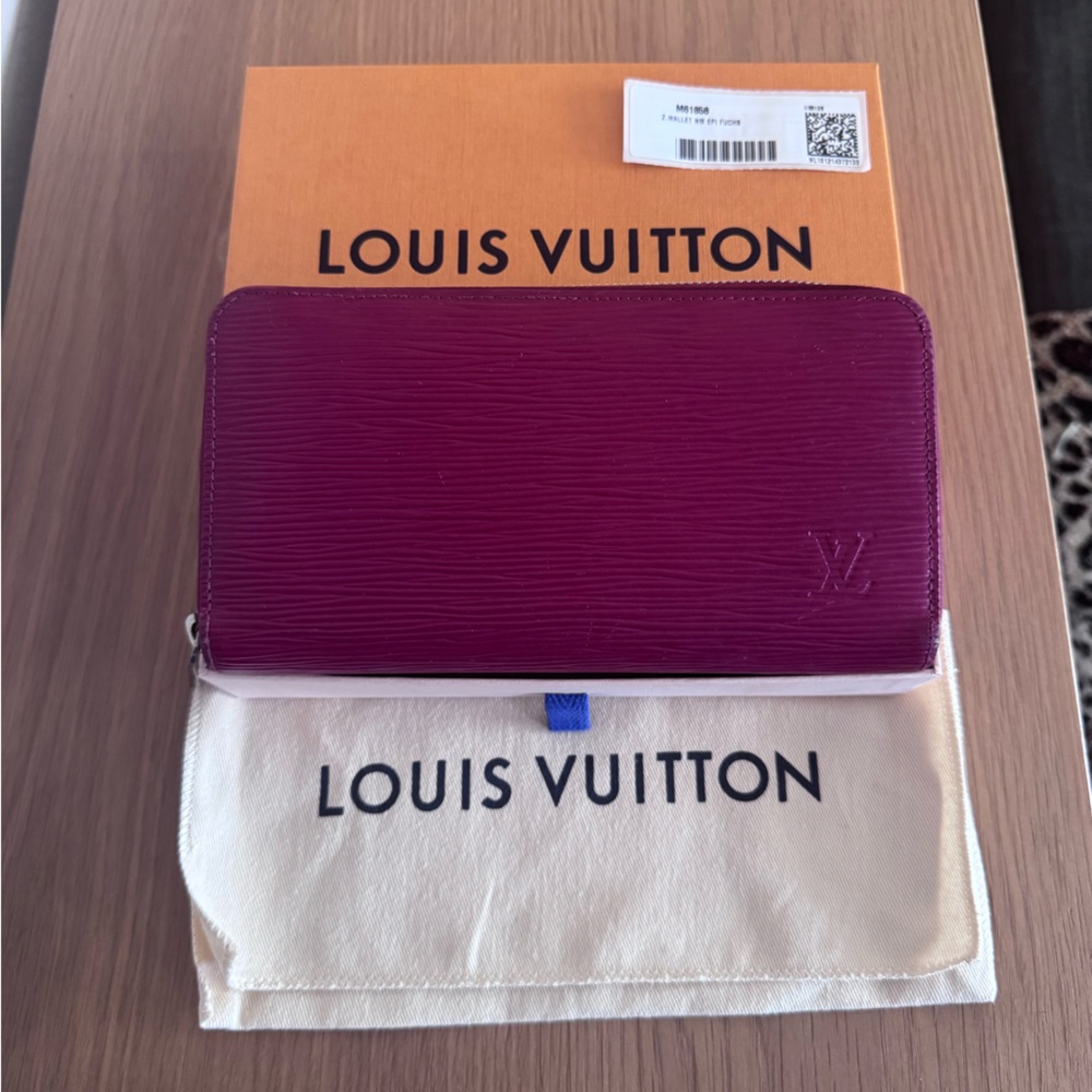 Louis Vuitton Fuchsia Zippy Wallet